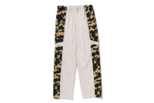 Load image into Gallery viewer, RELAXED FIT TRACK PANTS